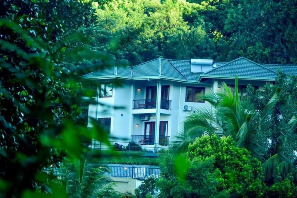 The Grand Hills Bed & Breakfast Kandy Exterior photo
